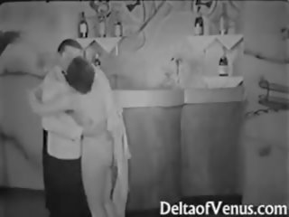 Autentisks vintāža sekss 1930s - sieviete sieviete vīrietis trijatā