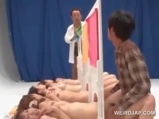 亞洲人 裸 女孩 得到 cunts 釘 在 一 成人 電影 競賽
