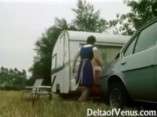 Retro volwassen video- 1970s - harig brunette - camper coupling